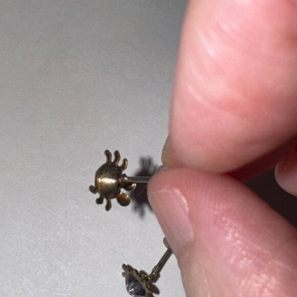 Clear Cute 8.25mm Sterling Silver Spider Post Earrings - Picture 10 of 10